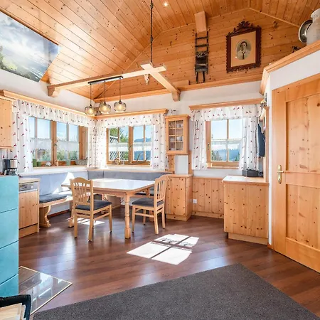 Hubner - By Mynests Vakantiehuis *